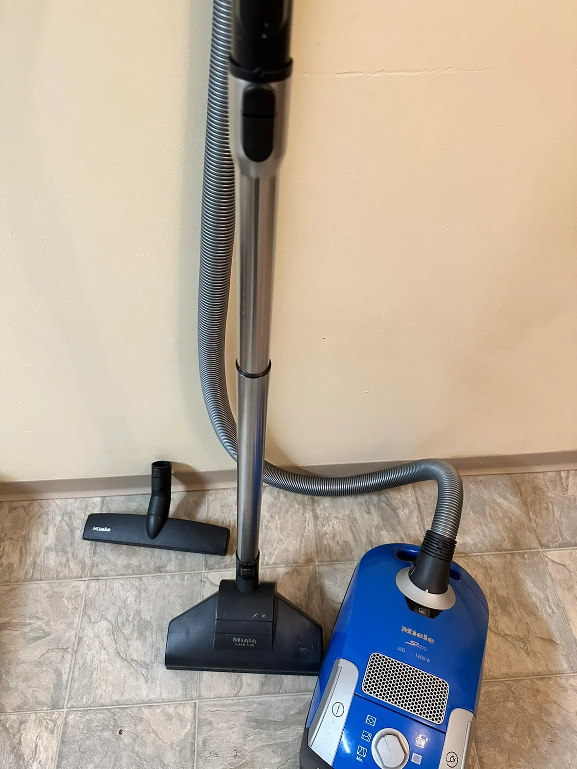 Miele S4212 Vacuum image indicator(8)