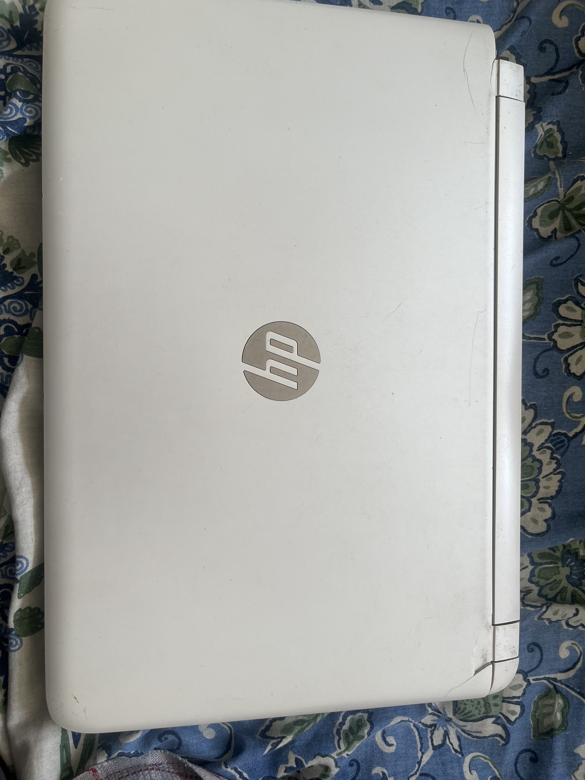 HP Pavilion - White (Old Model) I5 6th Gen