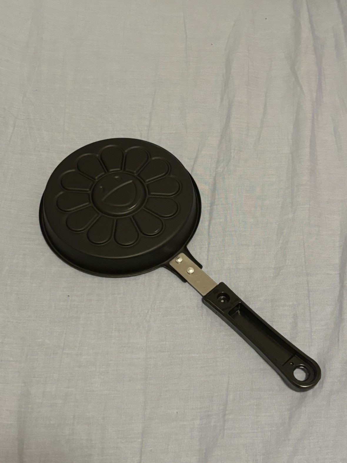 Takashi Murakami x Smart Magazine Flower Pancake Maker - photo 2