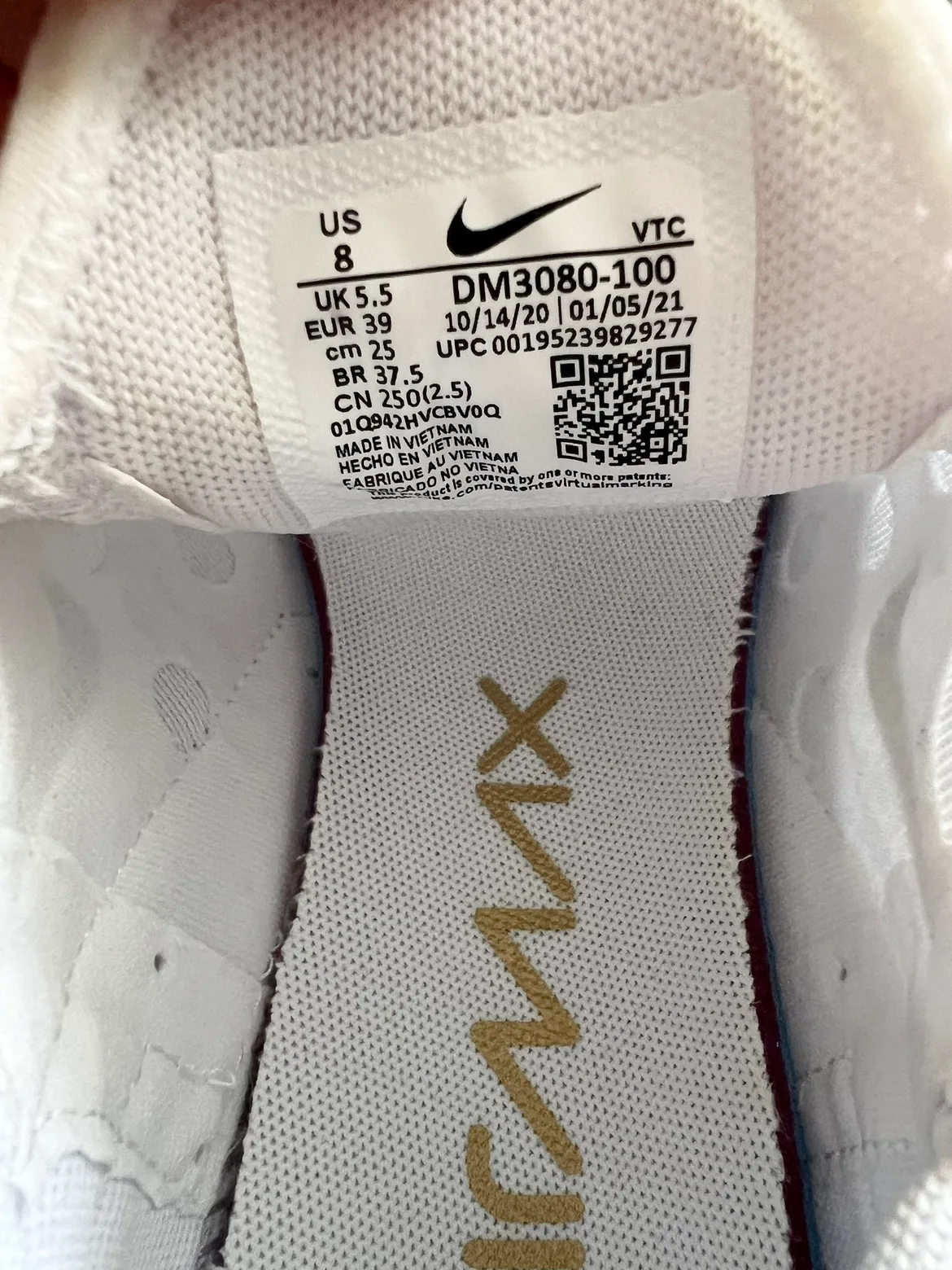 Nike Women’s Air Max 270 White / Metallic image indicator(3)