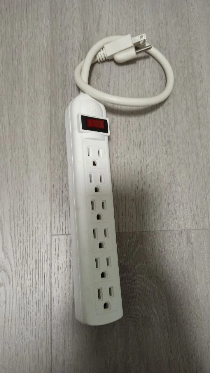 Surge Protector Power Strip thumbnail