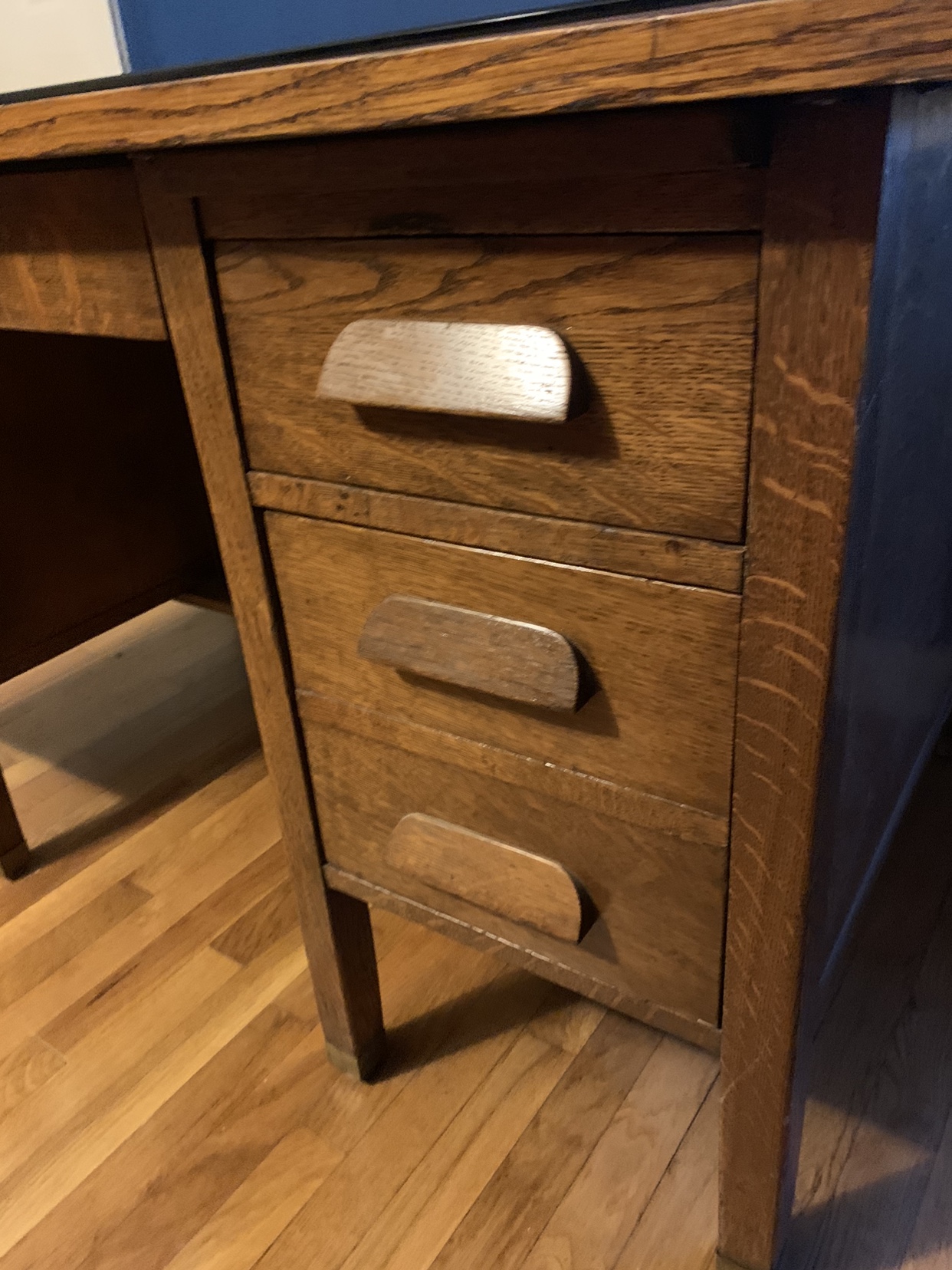 Antique Tiger Oak teachers desk w/ glass top large executive MV - photo 5