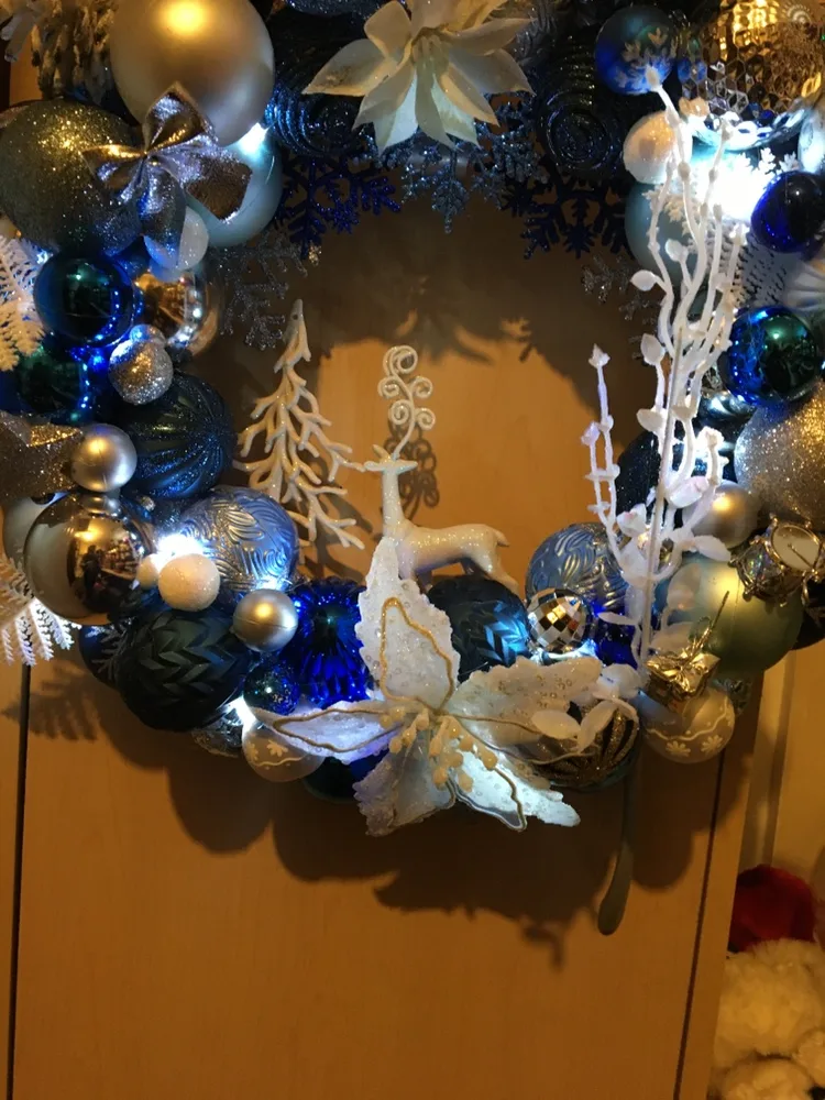 Light up Christmas Wreaths image indicator(4)