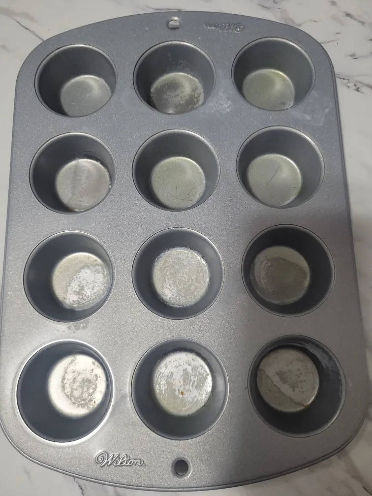 Wilton Mini Muffin/Cupcakes pan thumbnail