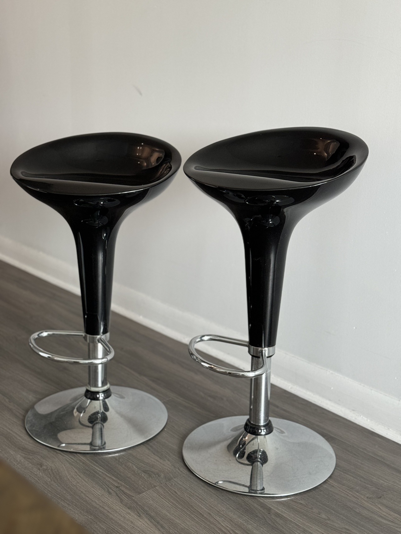 Black Bar Stools 2 pieces - photo 2