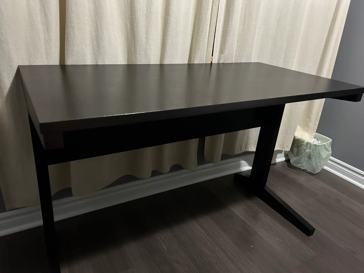 Black Desk - good condition image indicator(2)