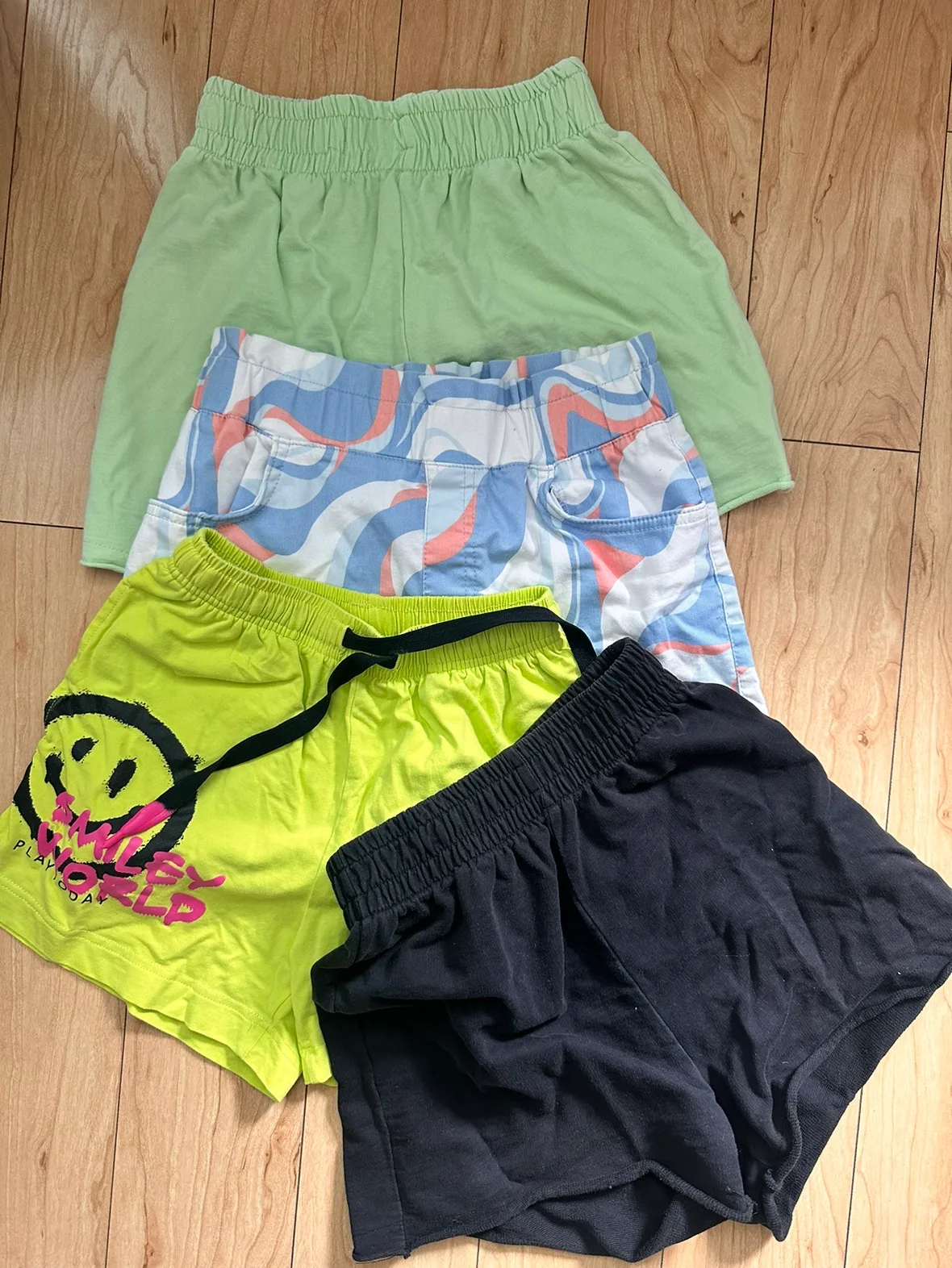 Bundle of 8 shirts and shorts for 9-10years old thumbnail