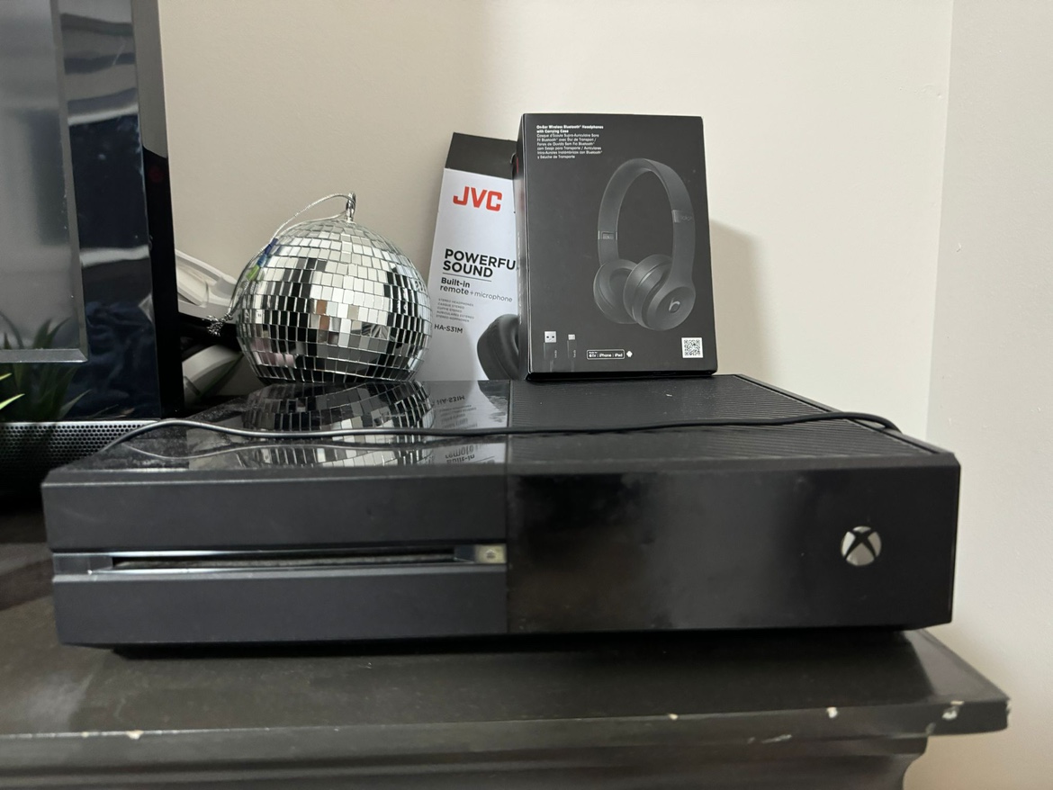 Xbox One Console - photo 2