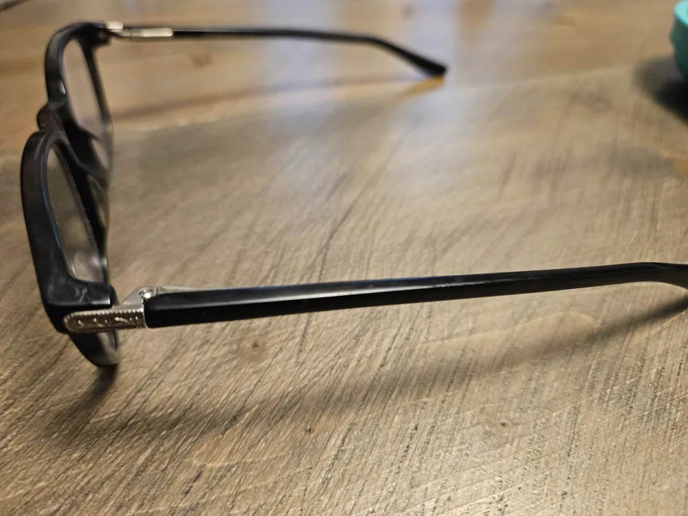 Black Eyeglasses image indicator(2)