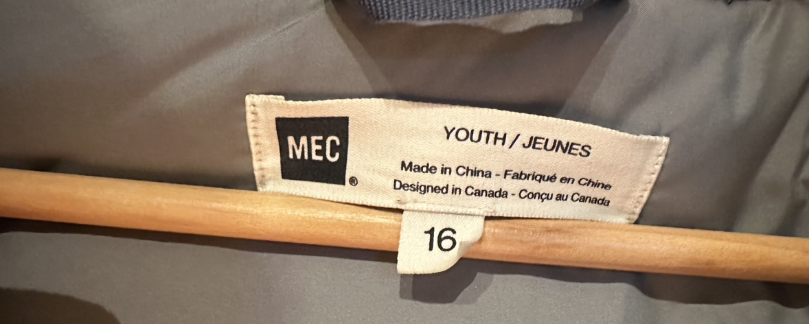 MEC ( Mountain Equipment Company) youth winter parka. - photo 4
