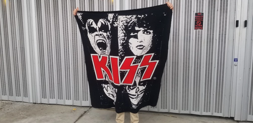 KISS Blanket 2009 - photo 2