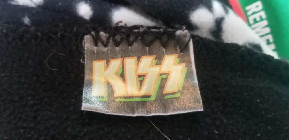 KISS Blanket 2009 image indicator(4)