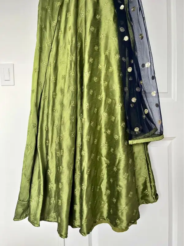 Green Embroidered Dress with Dupatta - photo 4