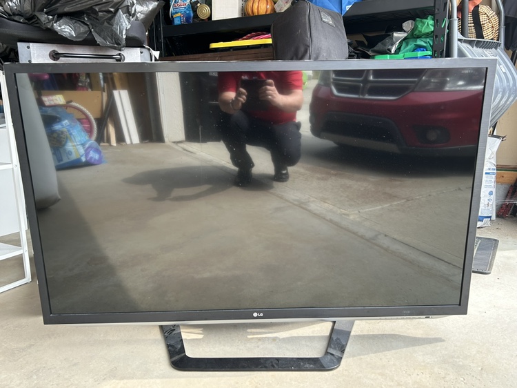 55’ 3D TV complete with player and glasses