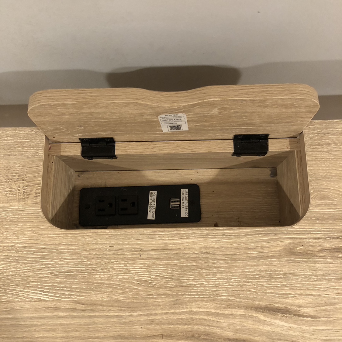 Desk with 2 drawers and USB ports for charging - photo 4