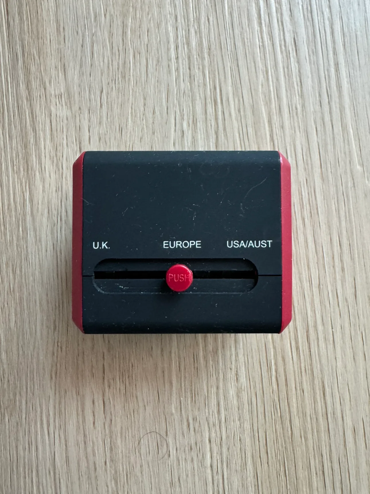 Samsonite Travel Power Adapter with USB image indicator(3)