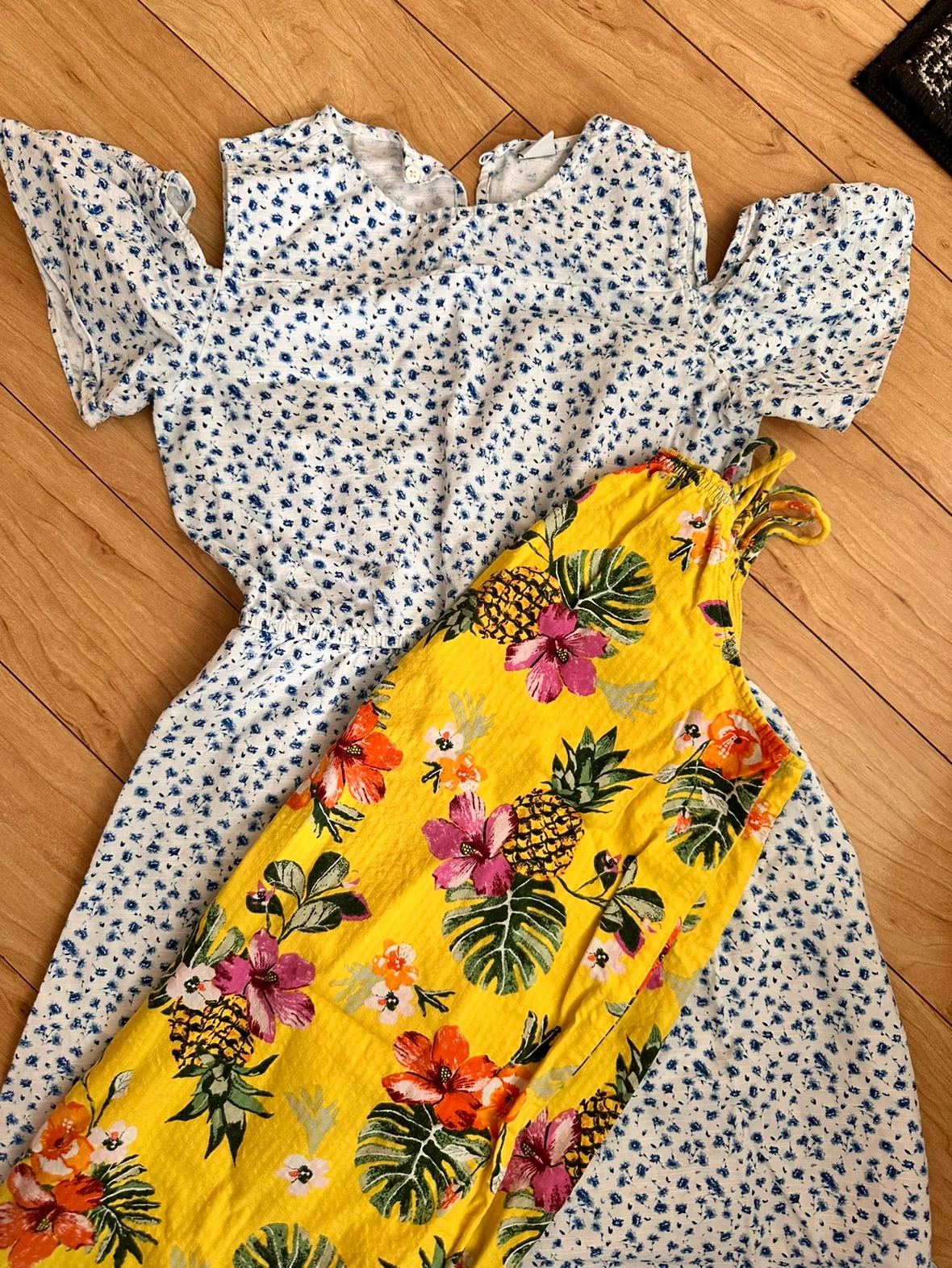 4 Floral Dresses image indicator(2)