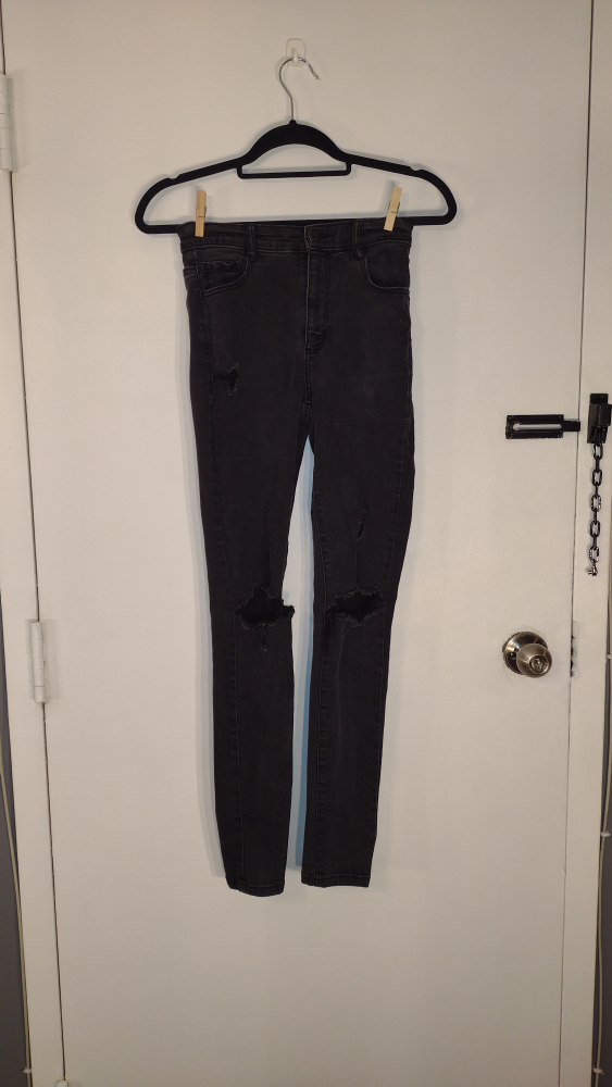 Black Distressed Jeans