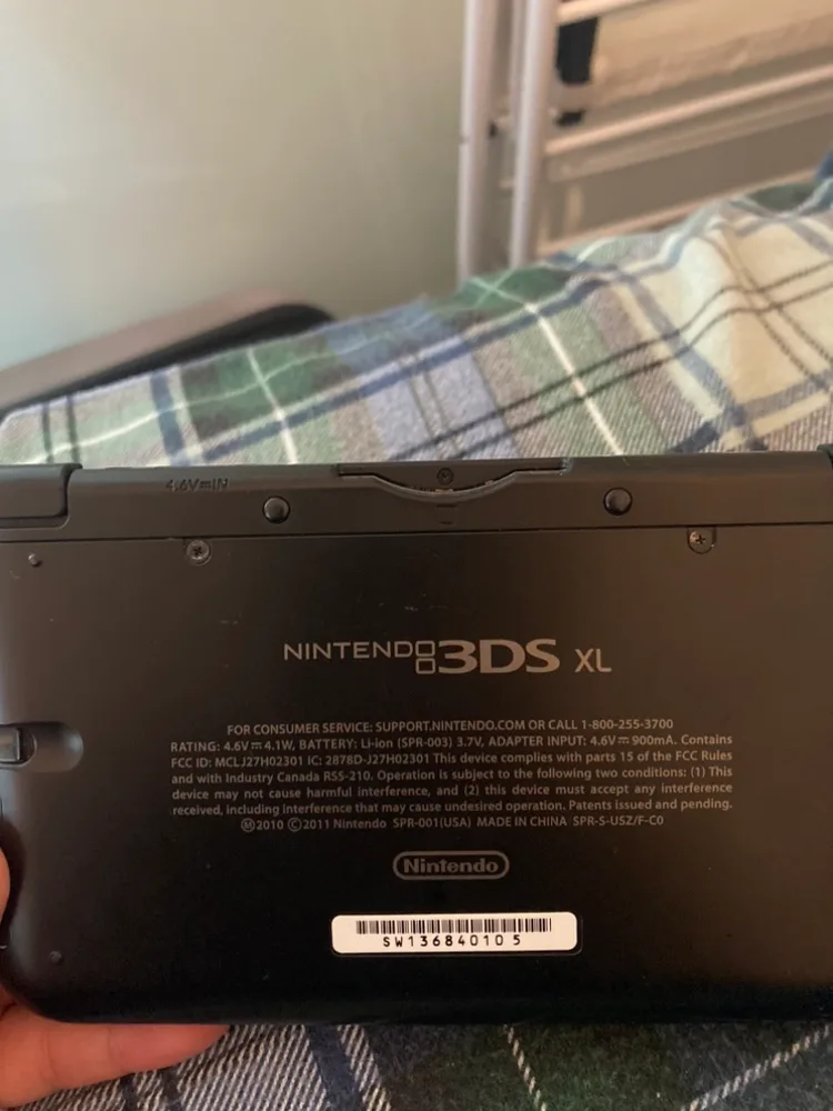 Nintendo 3DS XL Black with games image indicator(3)