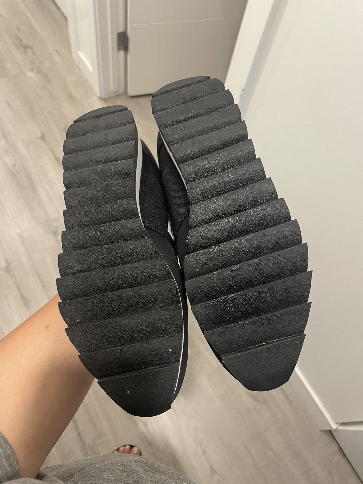 DKNY Black Sneakers (brand new) - photo 5