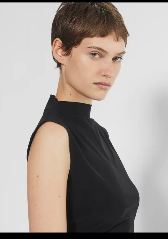 Aritzia Wilfred Botanist Hip Black Top image indicator(3)