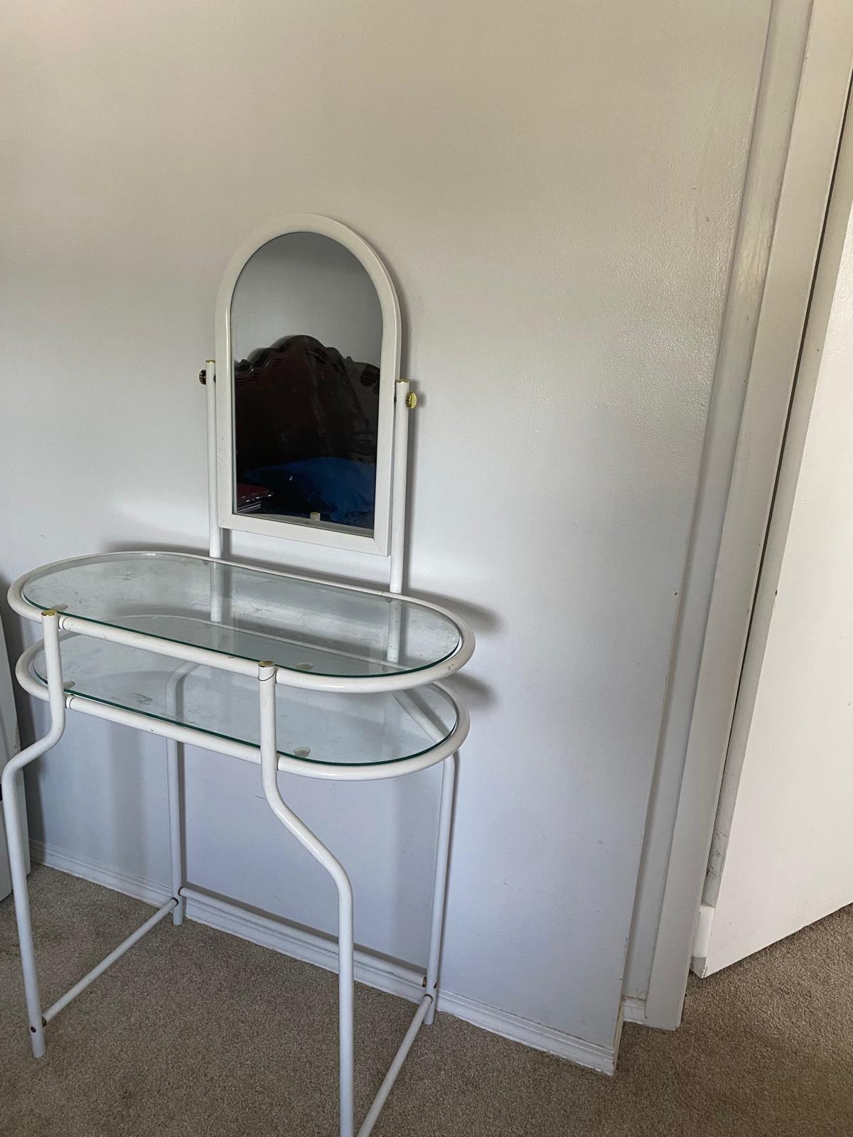 White Vanity Table - photo 2