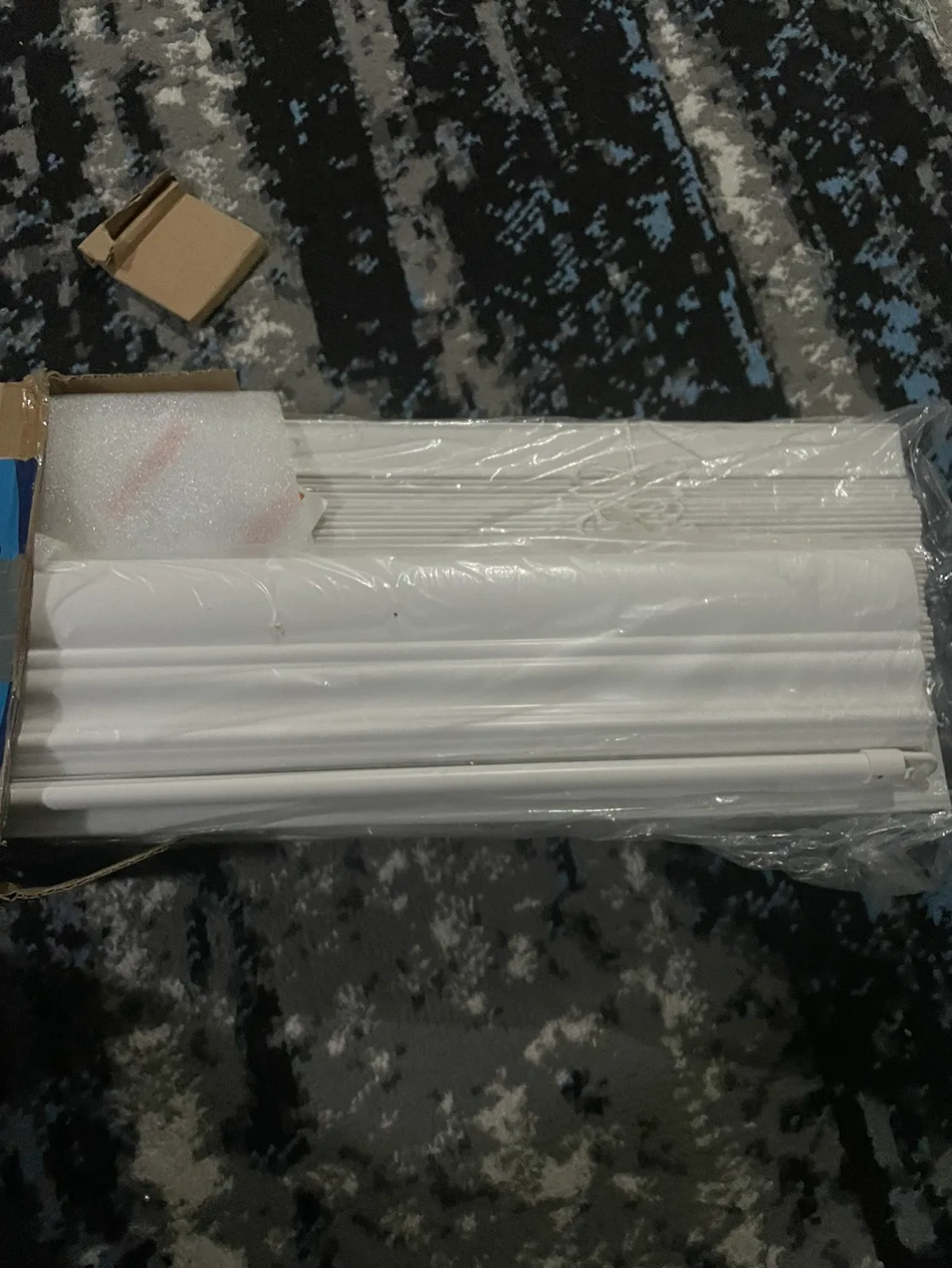 2" Faux Wood Cordless Blind image indicator(3)