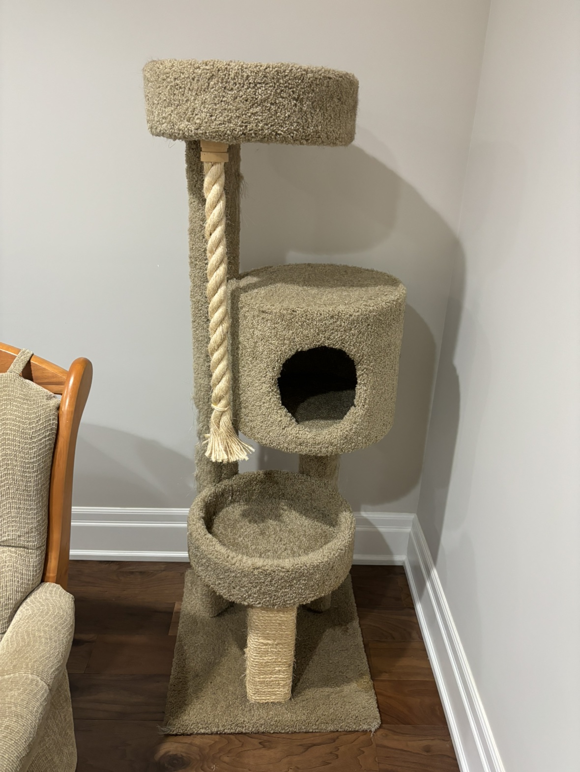 2 cat trees - photo 2