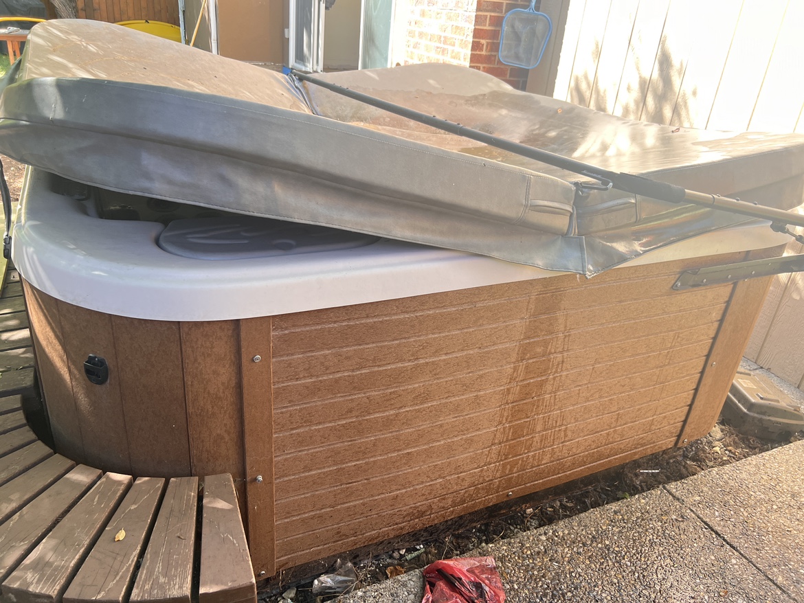 Free 6 Person Hot Tub - photo 3