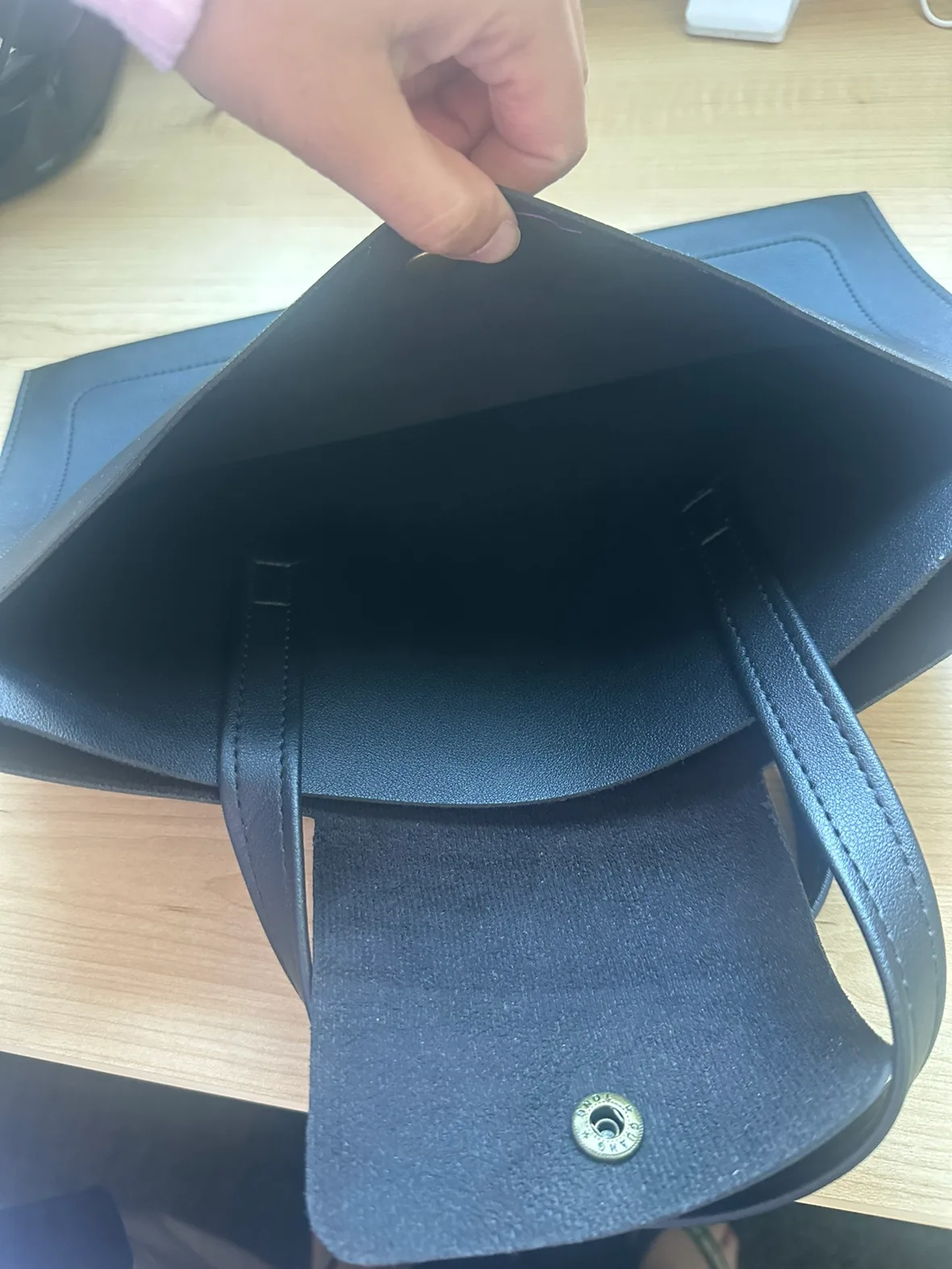 Black Leather Tote Bag image indicator(4)