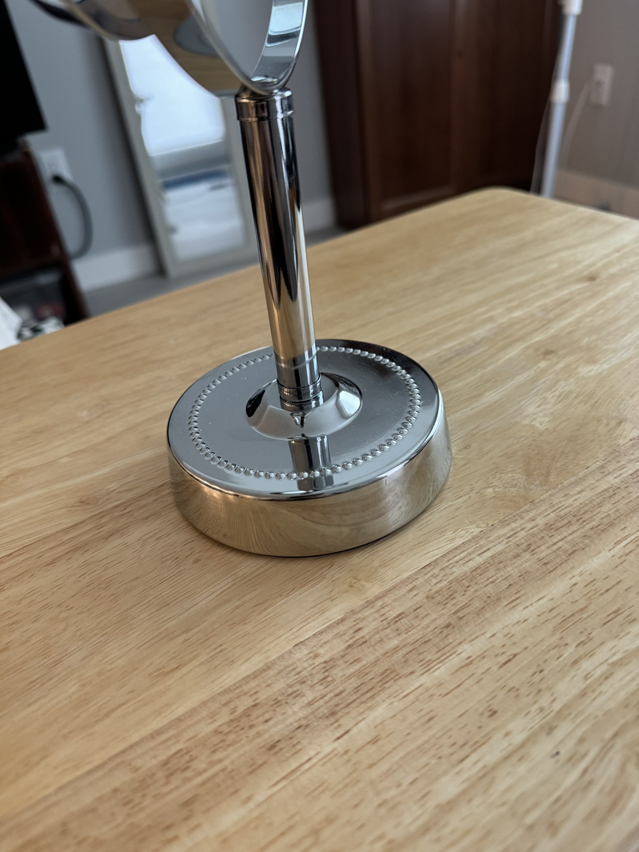 3X Magnifying Mirror - photo 2