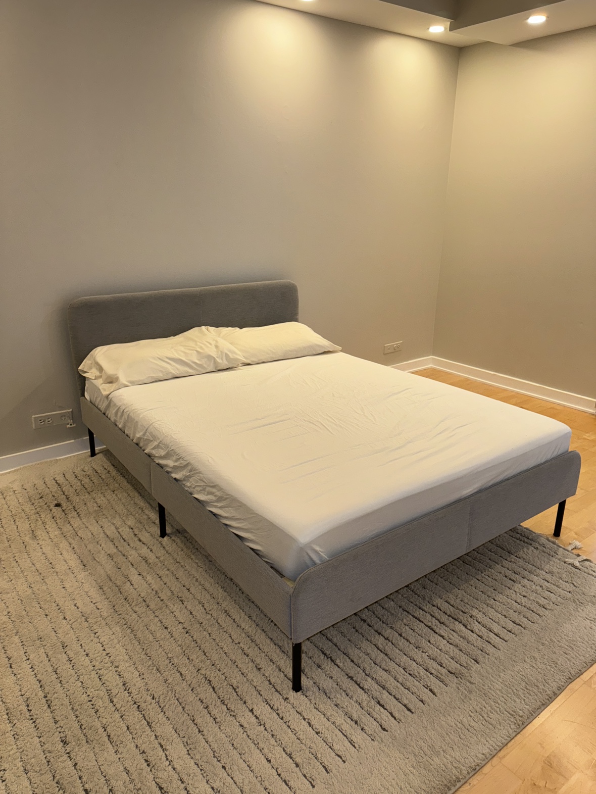 Full Size Bed Frame & mattress