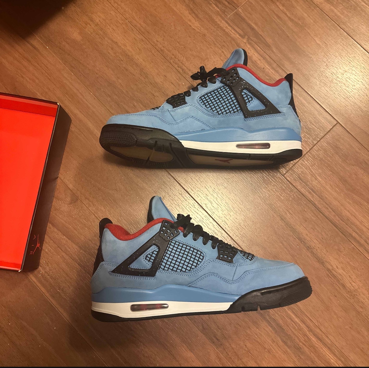 Jordan 4 x Travis Scott "Cactus Jack" - photo 2