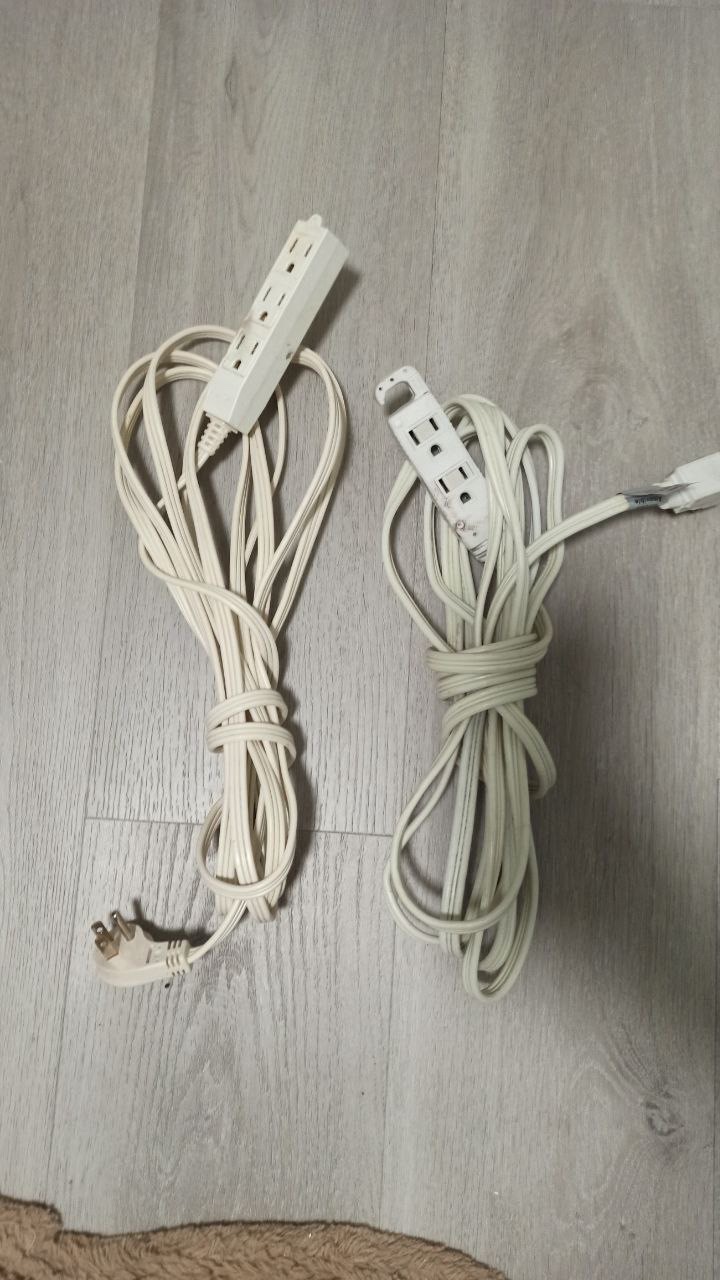 2 Outlet Extension Cords