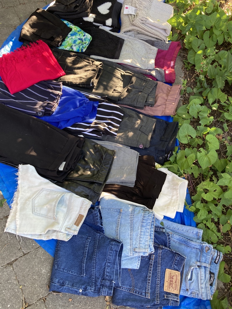 ☀️YARD SALE☀️ - photo 4