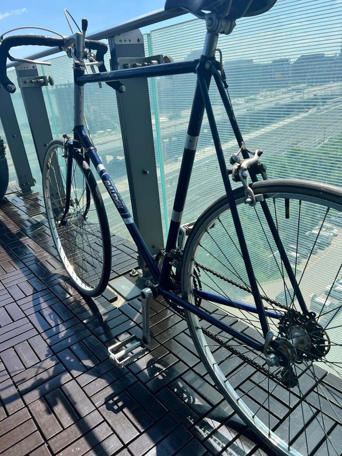 Raleigh Road Bike, 23/24” frame, Mens image indicator(3)