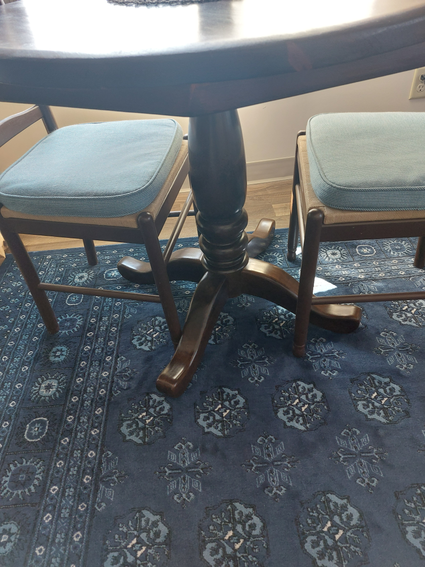 Small Round Table with Two Chairs - photo 2