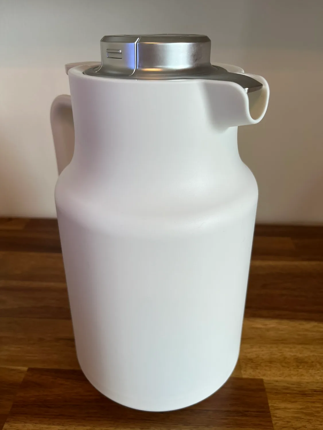 White Vacuum Carafe image indicator(2)