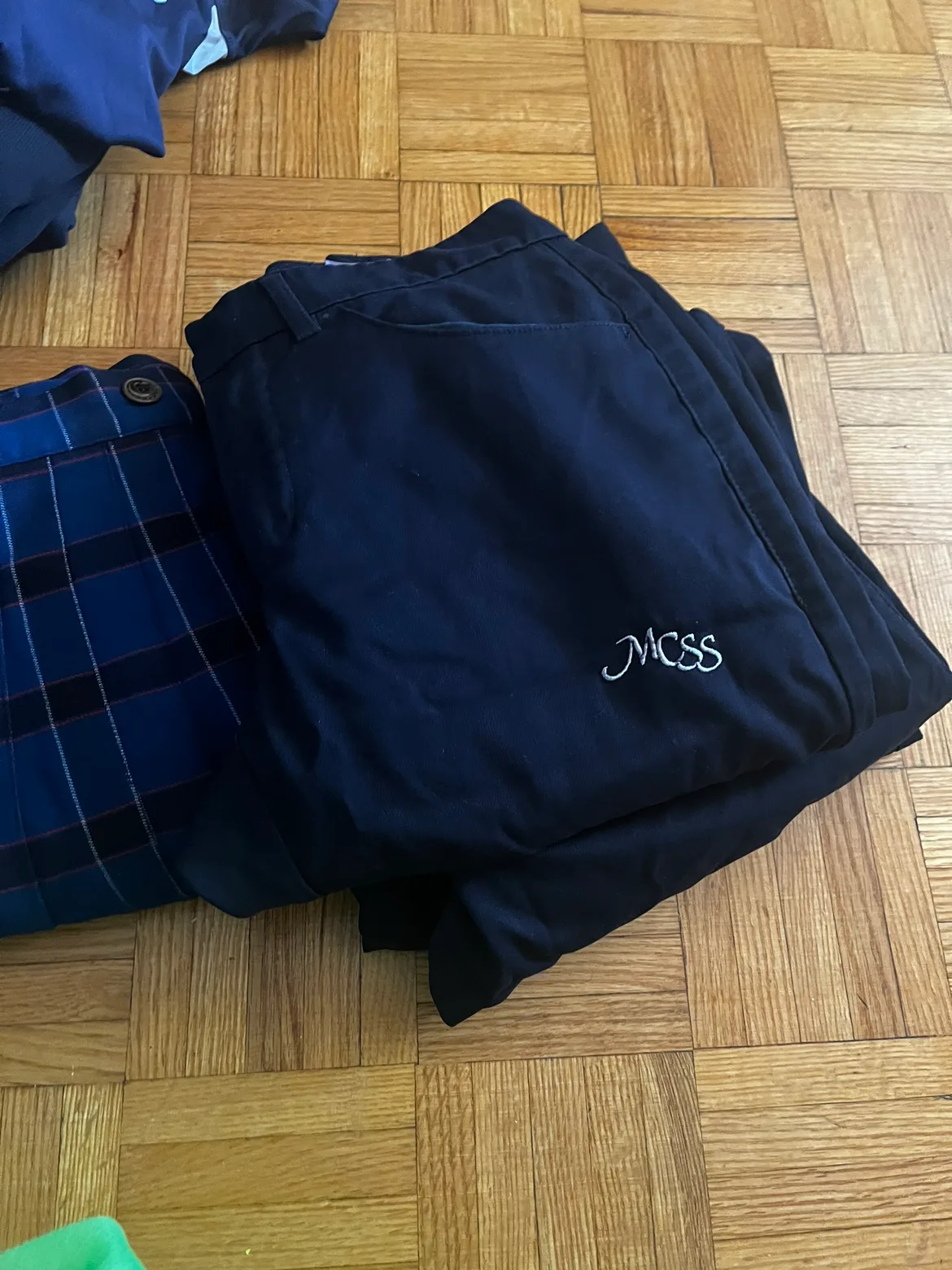 McCarthy Uniform Set image indicator(4)