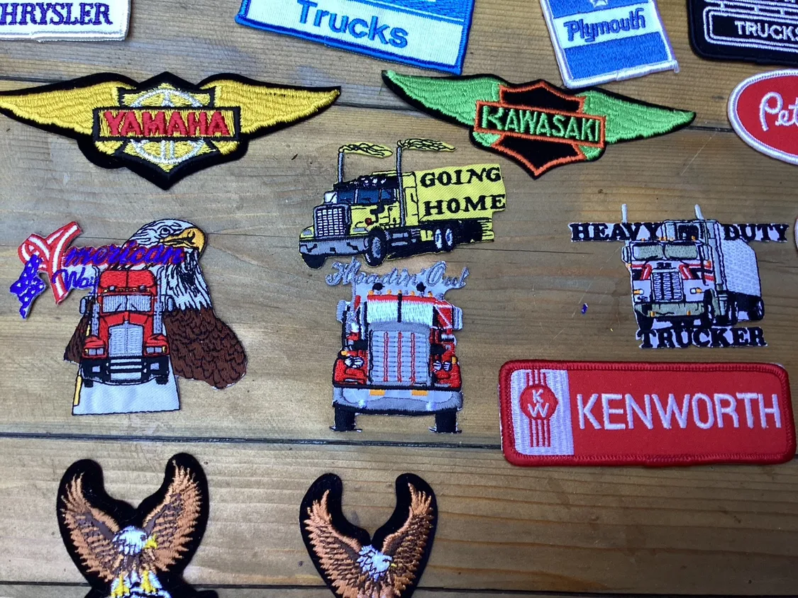 Crests MACK GMC FORD DODGE BMW VOLVO & more image indicator(6)