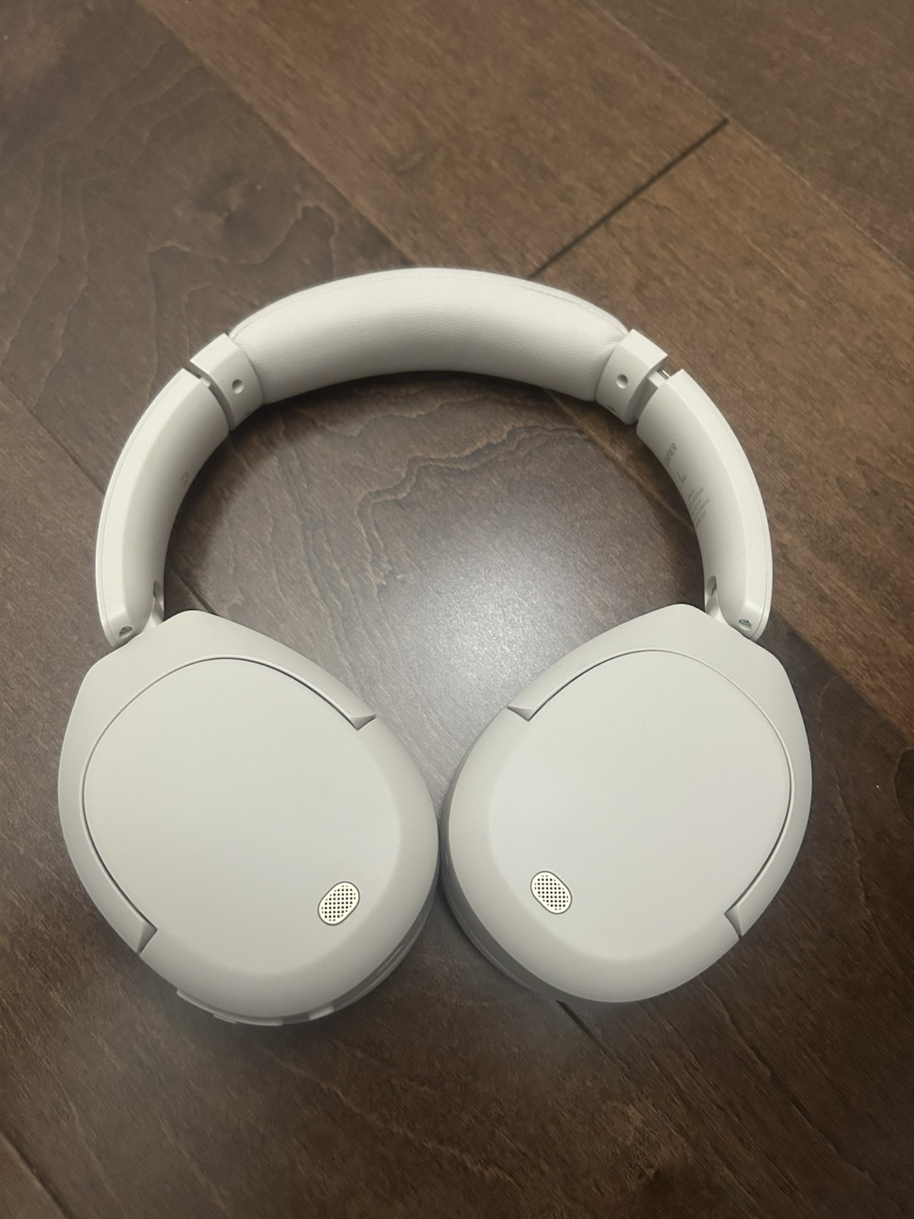 Wireless Noise Cancelling Headphones with the case