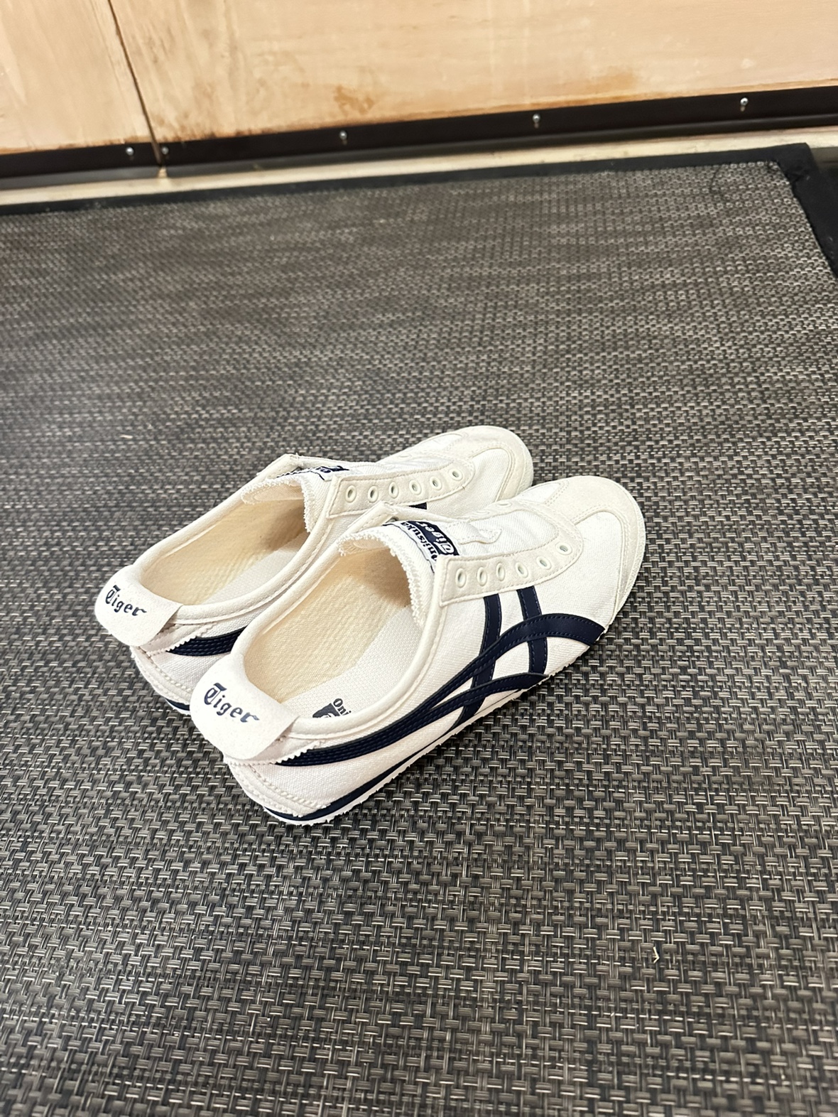 Onitsuka Tiger Slip On Sneakers