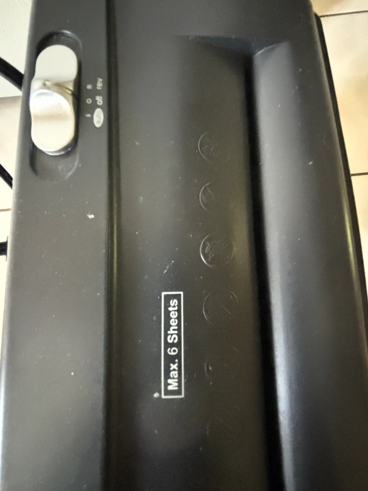 Mainstays Office 6-Sheet Paper Shredder image indicator(3)