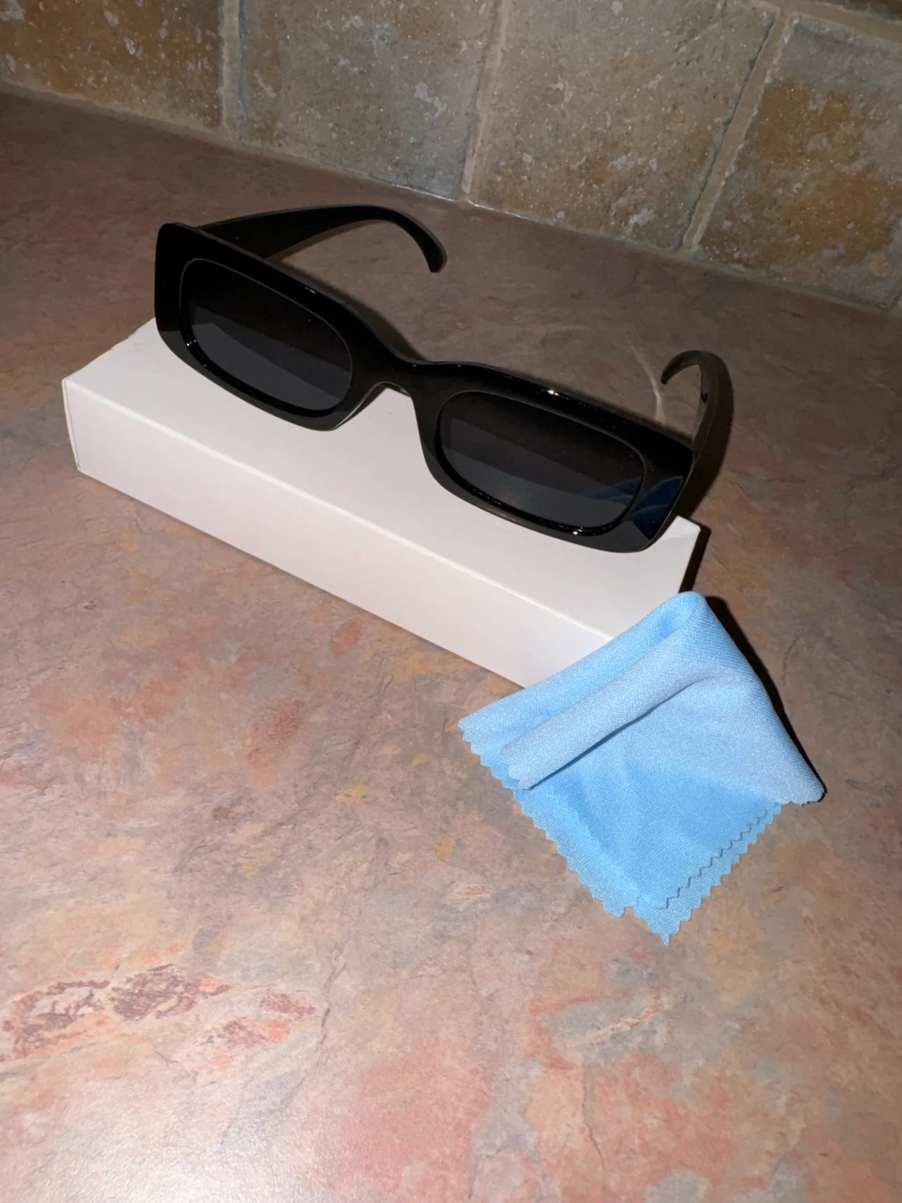 Black Sunglasses image indicator(3)