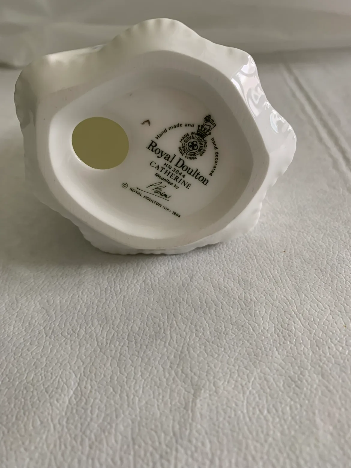 Bride Figurine Royal Doulton image indicator(4)