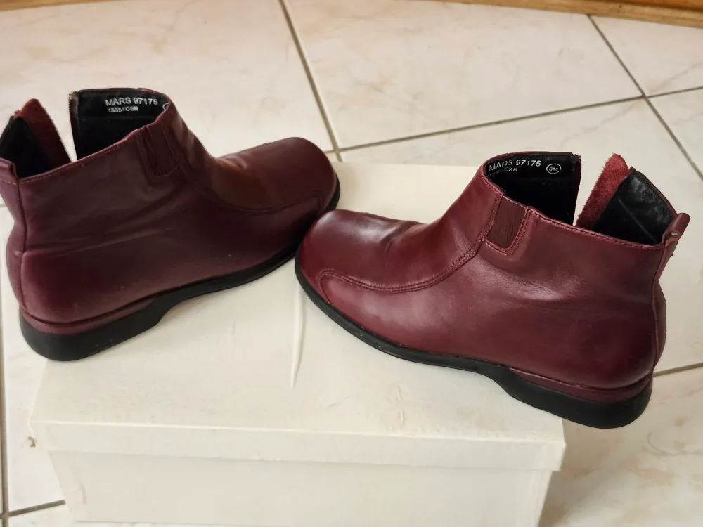 Burgundy Leather Boots image indicator(3)