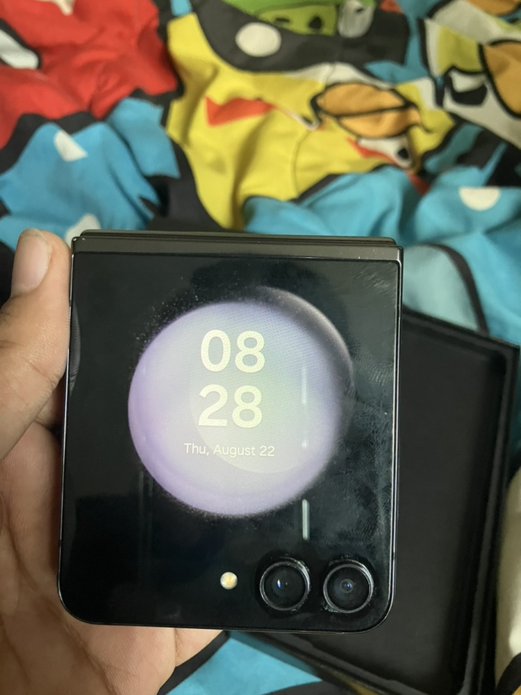 Samsung Galaxy Z Flip 5 - photo 4