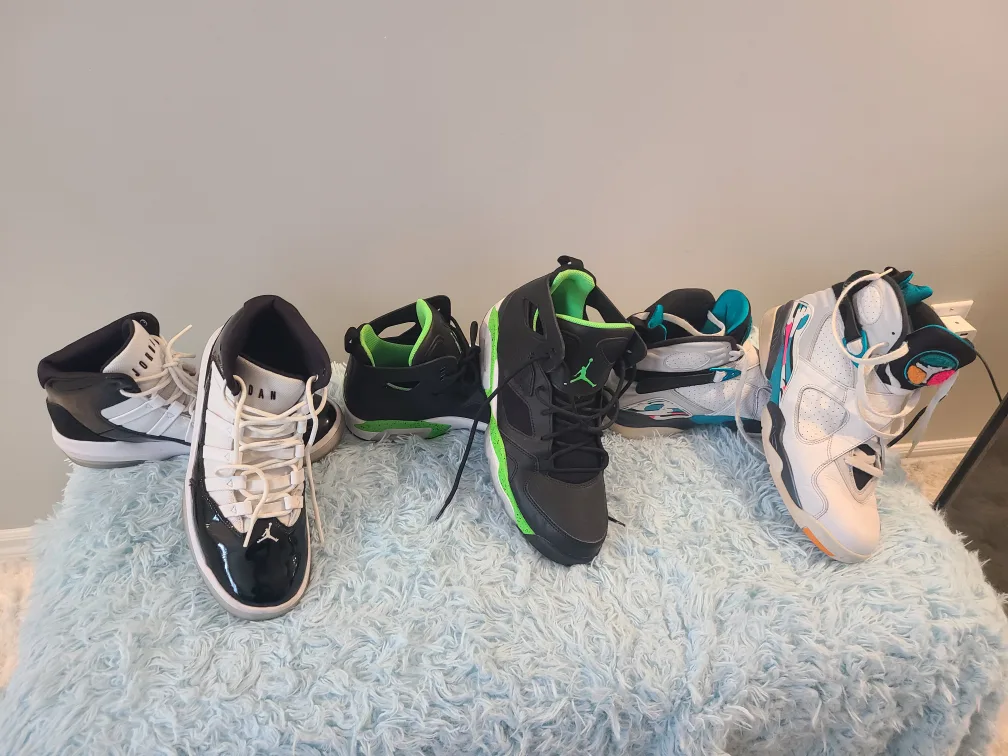 🇨🇦  Jordan shoes Size US10 - 3 pairs, 40$ each thumbnail