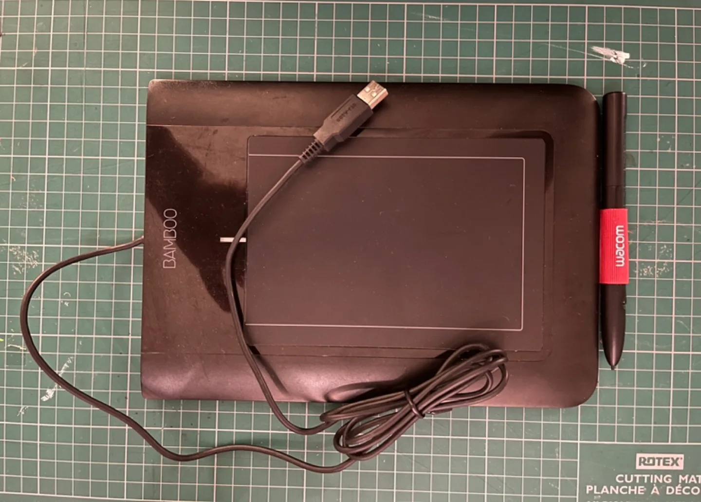 (small) Wacom Bamboo Pen and Touch Tablet (CTL-460K) thumbnail