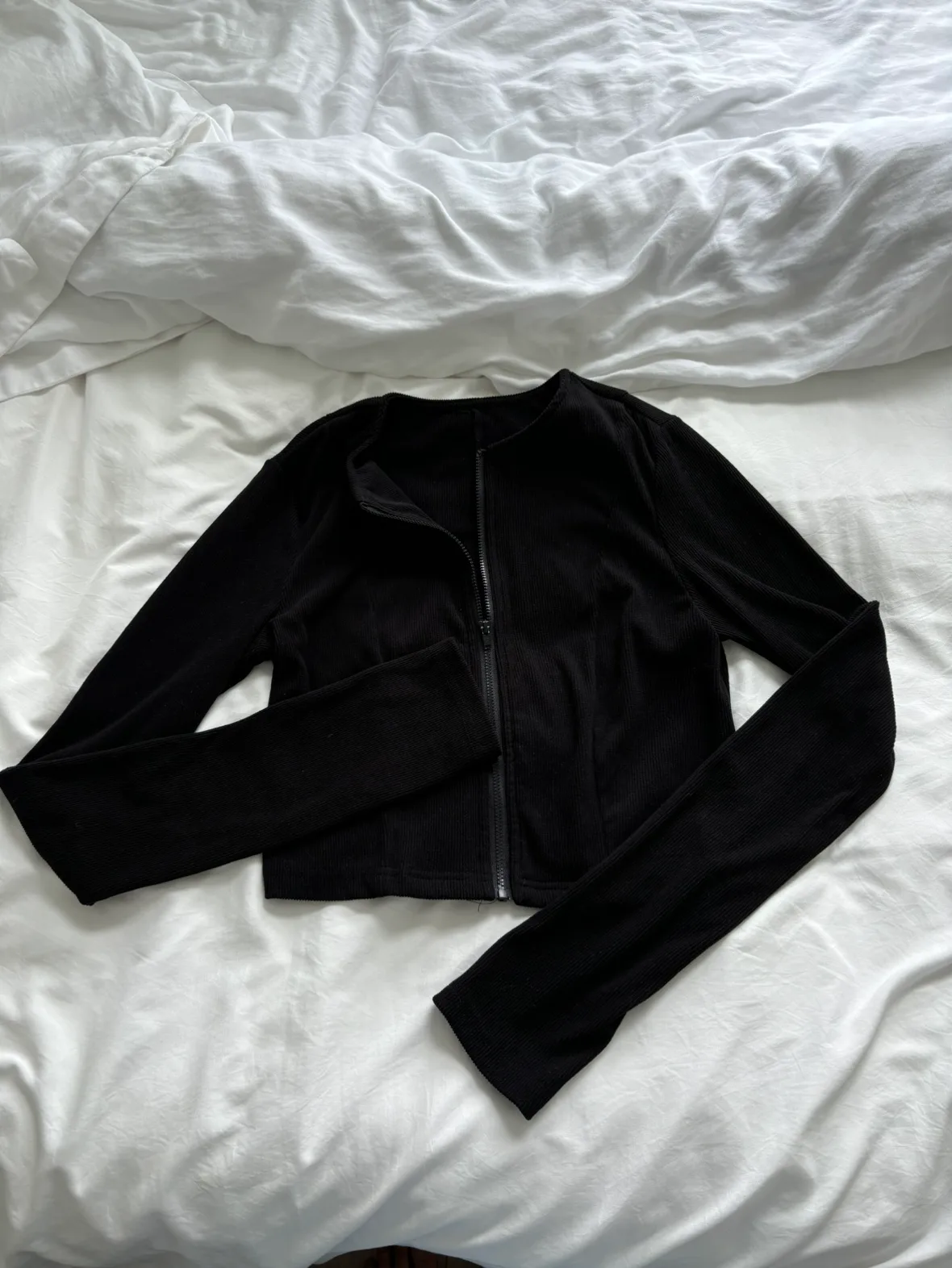 Black Cropped Zip Up Jacket image indicator(3)